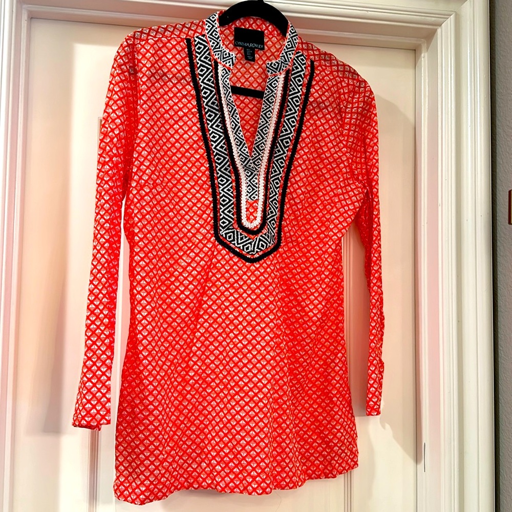 Ladies Long Sleeve Tunic Shirt with Long sleeves and Lovely Embellishment Size L